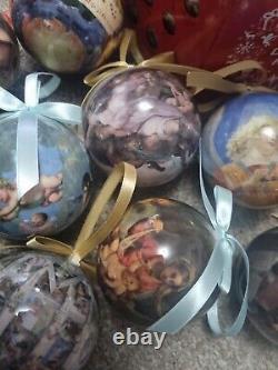 Boîte de boules de Noël d'art du Musée du Vatican, 14 boules rares.