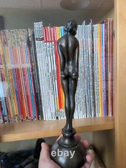 Bronze Art Déco Style Nude Lady Girl Tenant Balle Derrière Le Dos Rare