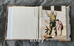 Collection de cartes postales Banksy 1 Livre de cartes postales Moedik Edition reliée 2009 Rare! EPUisé